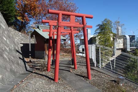 横浜市緑区・稲荷神社の鳥居