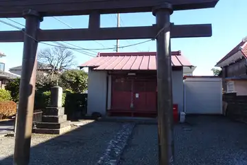 道端に八坂神社