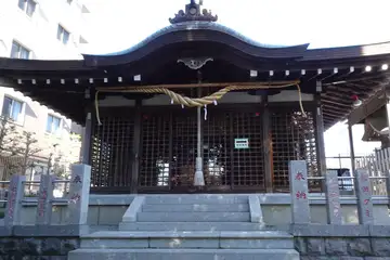 八幡神社の拝殿