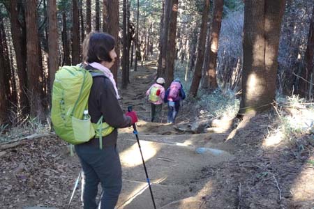 石老山・篠原の道を左に分け