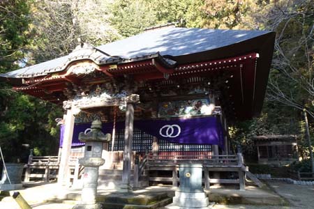 あきる野市・大悲願寺の極彩色観音堂