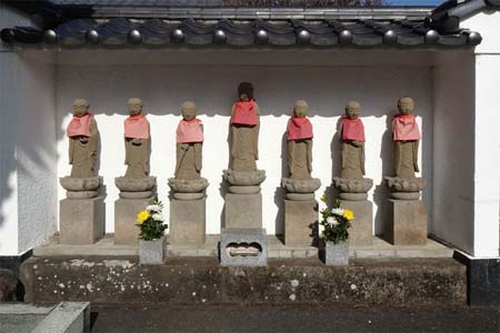 あきる野市・王林寺の六地蔵