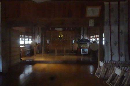 あきる野市・三嶋神社の拝殿
