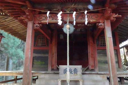 あきる野市・極彩色の武多摩神社