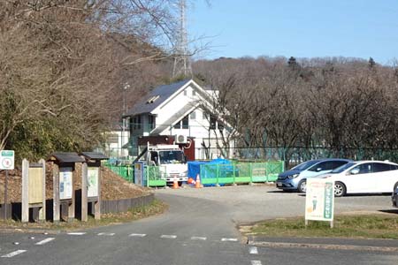 小野路・小山田緑地の駐車場