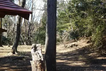 町田市・小野路城の主郭に土塁