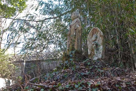 都留アルプス・道端にお地蔵さん