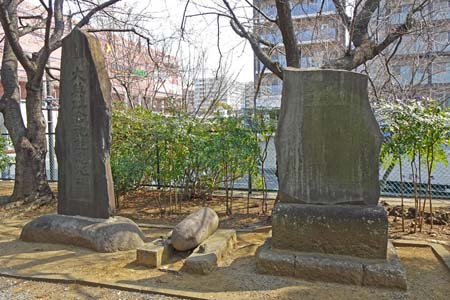横浜市都筑区・大棚中川杉山神社の石碑