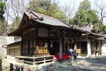 横浜市都筑区・茅ヶ崎杉山神社の拝殿