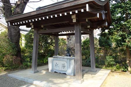 横浜市都筑区・最乗寺の御手水場