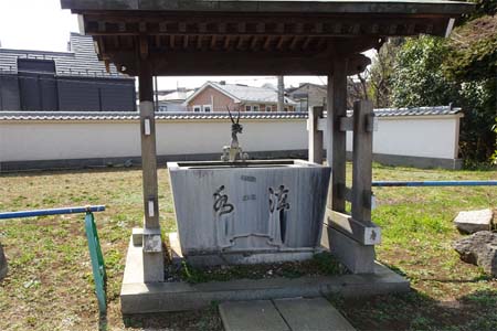 横浜市都筑区・寿福寺の御手水場