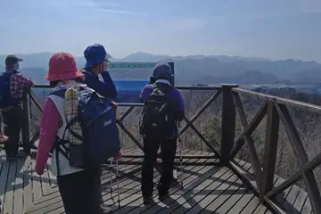 八重山から眺める丹沢の山々