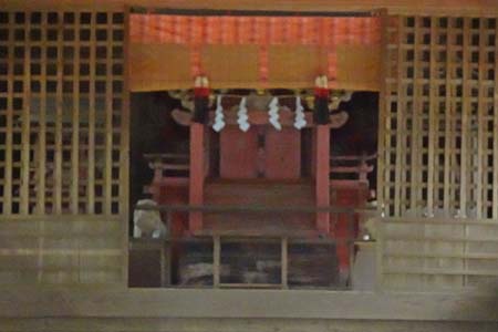 横浜市港北区・新吉田杉山神社の拝殿
