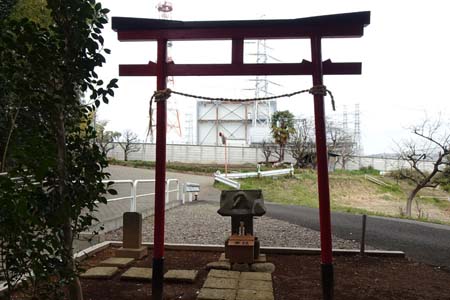 横浜市港北区・小さな稲荷社