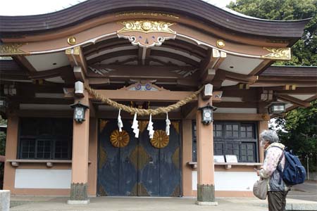 横浜市港北区・北新羽杉山神社の拝殿