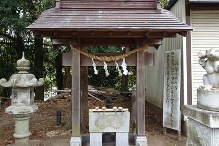 横浜市港北区・北新羽杉山神社の御手水場