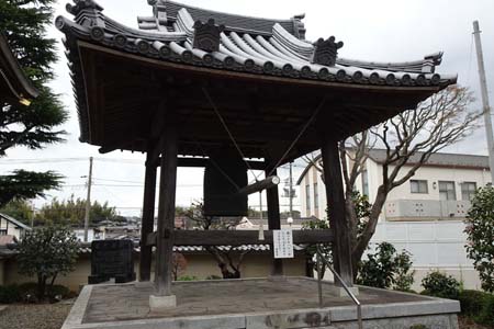 横浜市港北区・善教寺の鐘楼