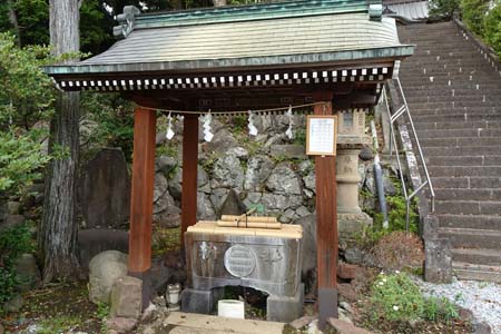 小田原市・居神神社の御手水場