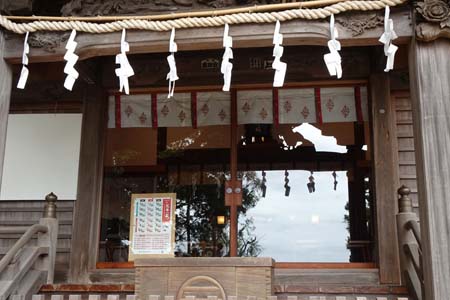 小田原市・居神神社の拝殿