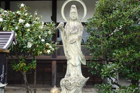 小田原市・大九寺の観音像