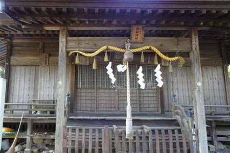 太田市・新田金山城址の御嶽神社拝殿