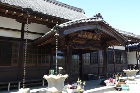 嵐山町・金泉寺の本堂