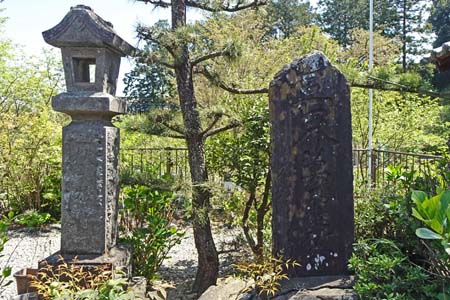 嵐山町・金泉寺の三界万霊塔