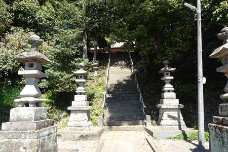 嵐山町・越畑八宮神社の急な石段