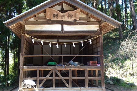 嵐山町・越畑八宮神社の神楽殿