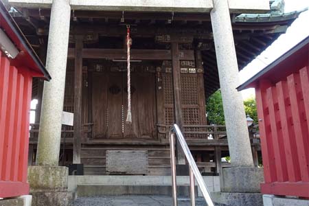 川越市・六塚稲荷神社の本殿