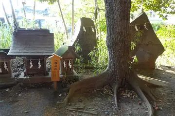 川越市・川越氷川神社の小御嶽神社と八幡神社
