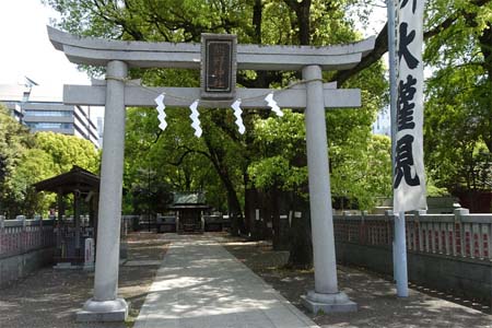 東京都港区・熊野神社の石鳥居