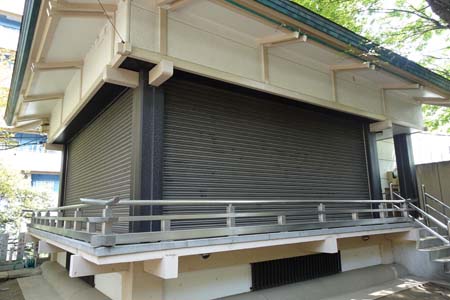 東京都港区・御田八幡神社の神楽殿