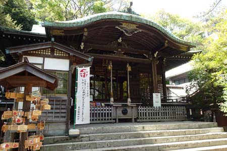 東京都港区・御田八幡神社の拝殿