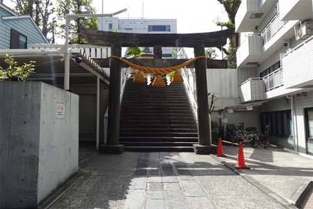 東京都港区・高輪神社の参道