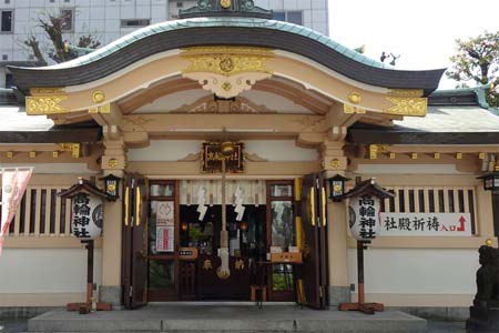 東京都港区・高輪神社の拝殿