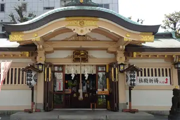 東京都港区・高輪神社の拝殿