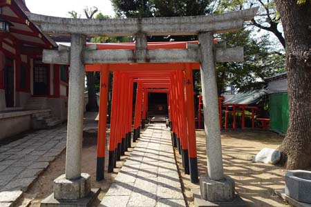 東京都品川区・阿那稲荷神社上社の赤い鳥居