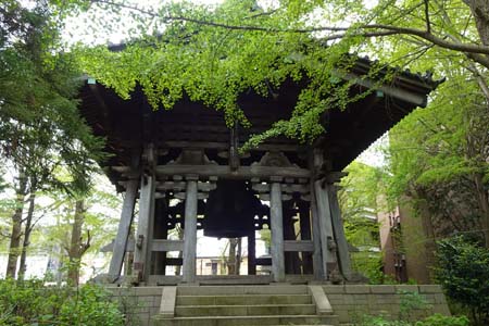 横浜市鶴見区・総持寺の大きな鐘楼