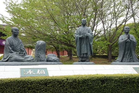 横浜市鶴見区・総持寺の相承の石仏