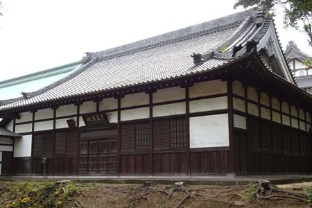 横浜市鶴見区・総持寺の衆寮に古教照心の扁額