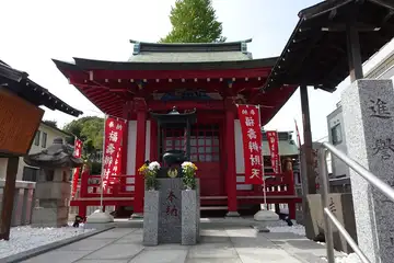 弁財天堂の小さな社