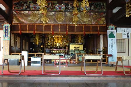 横浜市鶴見区・安養寺の本堂
