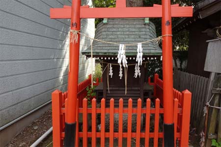 横浜市鶴見区・生麦杉山神社の摂社