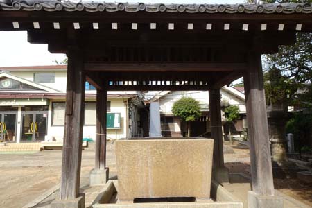 横浜市鶴見区・生麦杉山神社の御手水場
