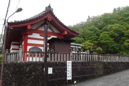 西山峠から南高尾山稜・高尾山自動車祈願殿