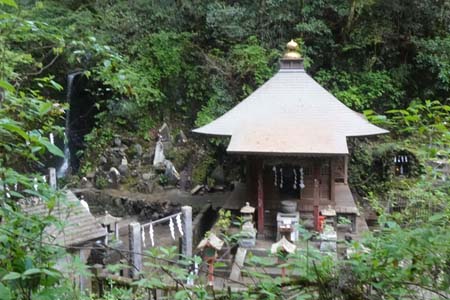 西山峠から南高尾山稜・琵琶滝
