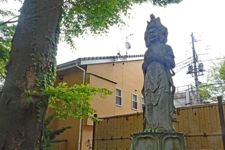 秩父市・秩父今宮神社の馬頭観音