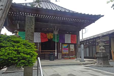 秩父市・今宮坊の境内