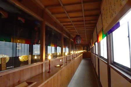 秩父市・西光寺の廻廊堂には八十八カ所の仏様